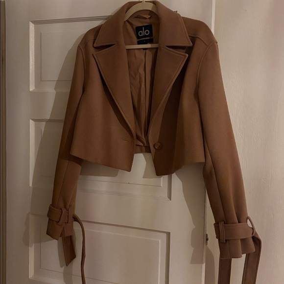 Alo Wool Cropped Metro Tench - Picture 7 of 12